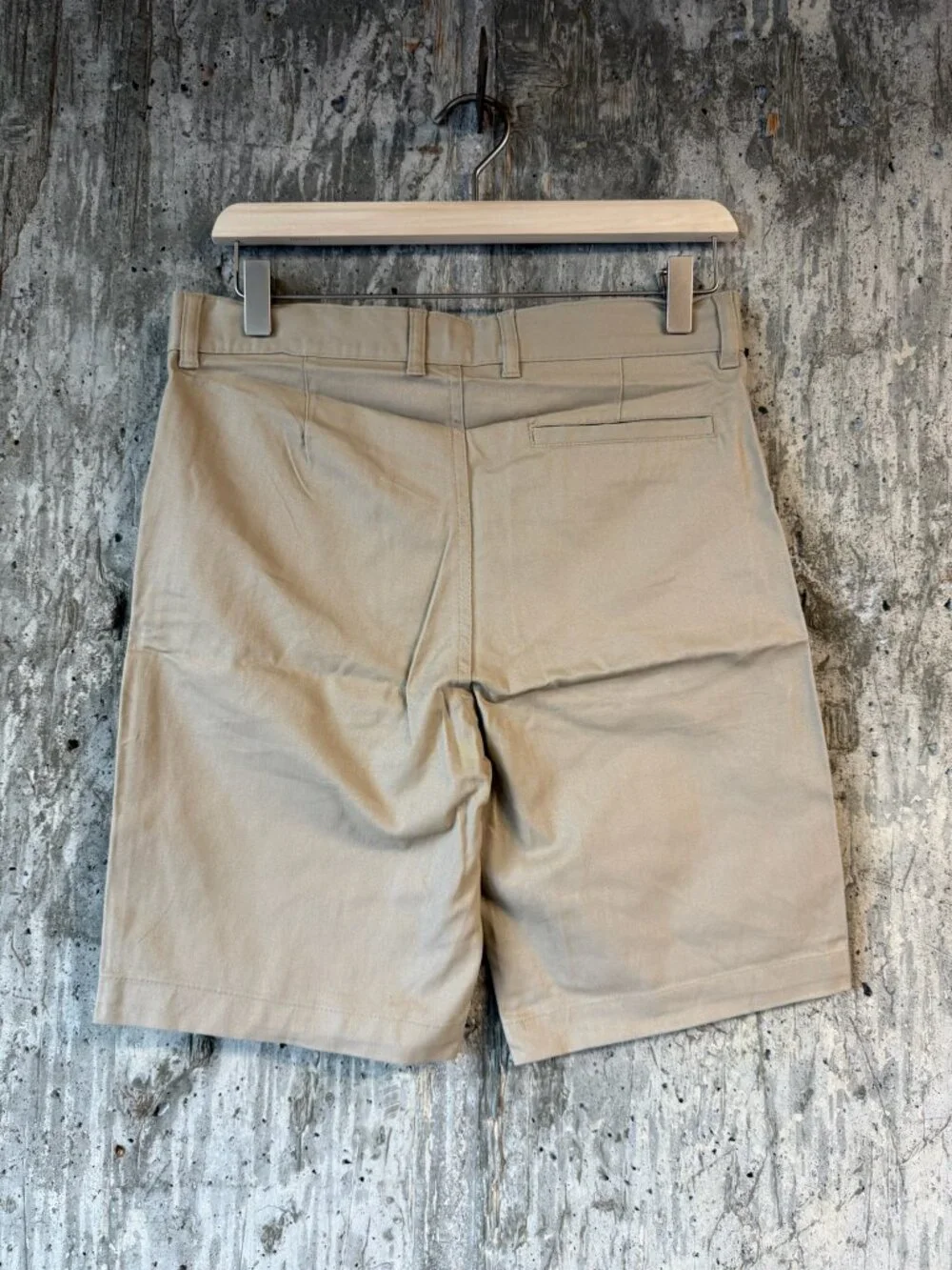 OLD NAVY Boy's Flat Front  Khakis Shorts with Built in Flex Size 14